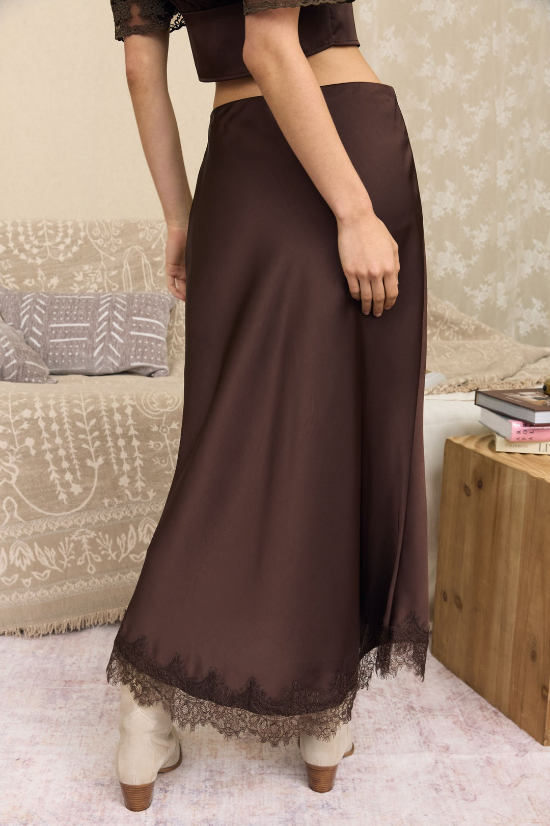 Lace Hem Satin Pencil Skirt