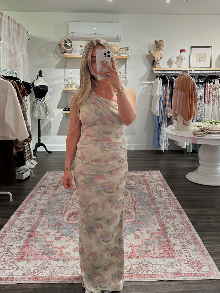 Chic and Sophisticated Maxi Dress