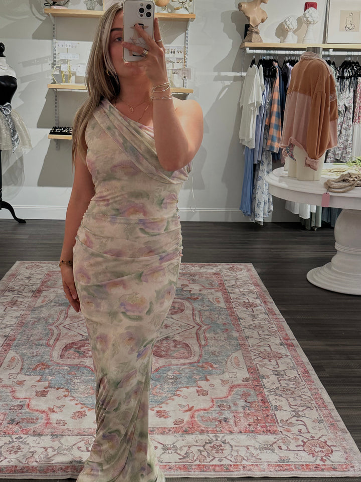 Chic and Sophisticated Maxi Dress