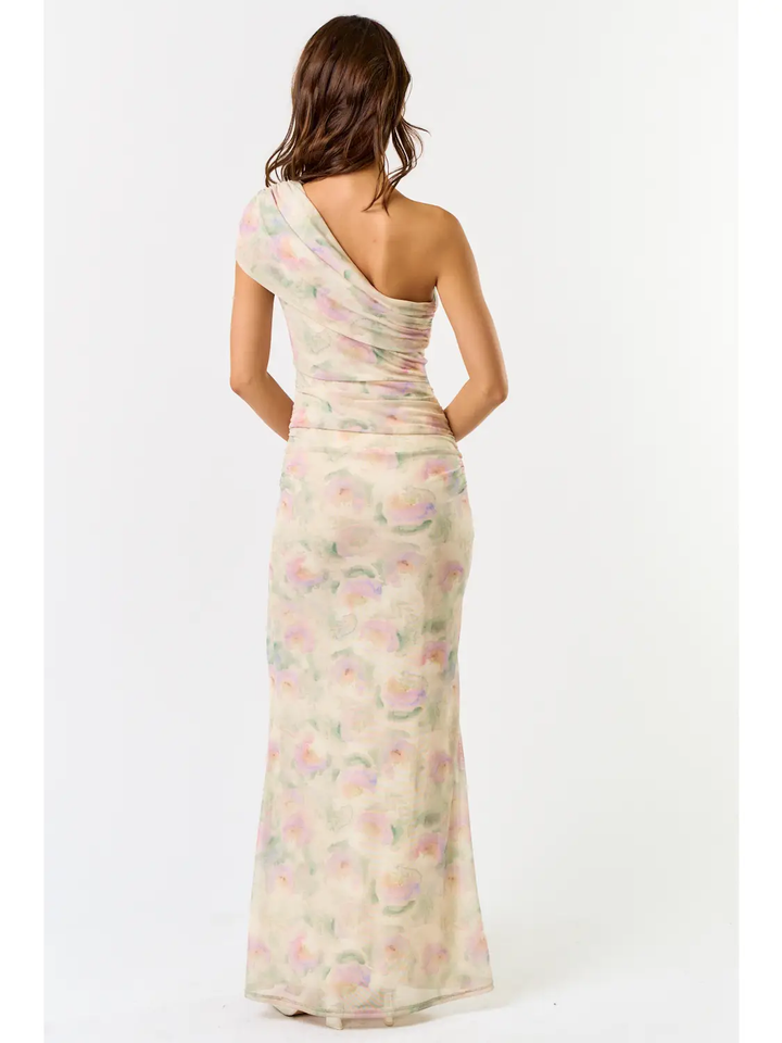 Chic and Sophisticated Maxi Dress